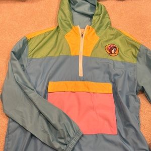 Bucees wind breaker
